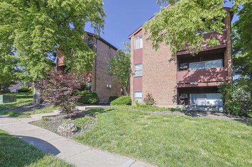 4905 Chalet Dr, Cincinnati, OH, 45217 | Card Image