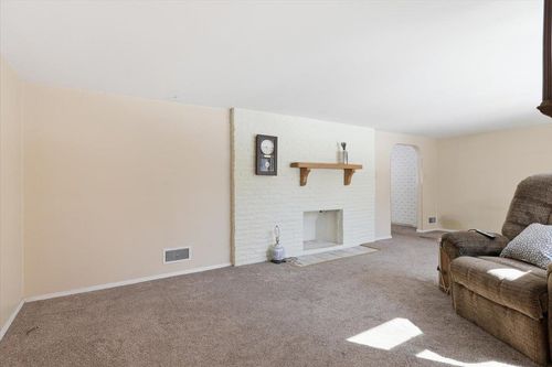 108 Harriman Hill Rd, Raymond, NH, 03077-1567 | Card Image