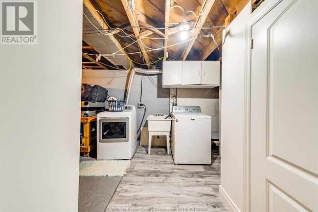 1418 Pillette Rd, House other with 3 bedrooms, 2 bathrooms and null parking in Windsor ON | Image 37
