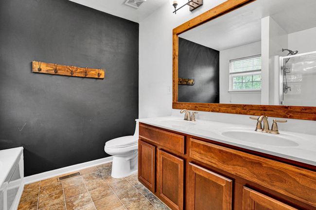 MSTR bath w/ separate shower | Image 20