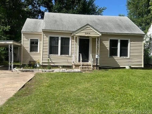 2206 Fredonia St, Muskogee, OK, 74403-3630 | Card Image