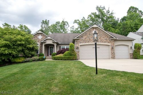 8311 Hemingway Ln, Concord Township, OH, 44060-8084 | Card Image