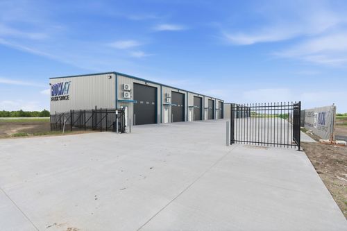 4659 S Rock Rd, Derby, KS, 67037-9406 | Card Image