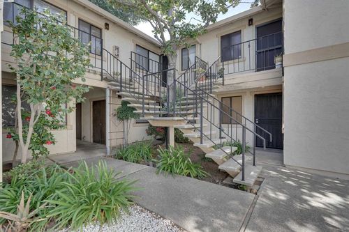 apt-3-718 S Idaho St, San Mateo, CA, 94402-1454 | Card Image