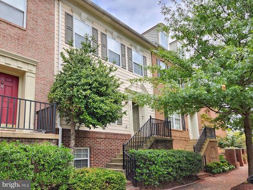 684 Belmont Bay Dr, WOODBRIDGE, VA, 22191-5401 | Card Image