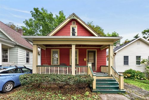 123 Oakland St, Rochester, NY, 14620-2415 | Card Image