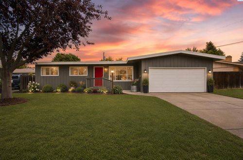 530 W 18th Ave, Kennewick, WA, 99337-2821 | Card Image