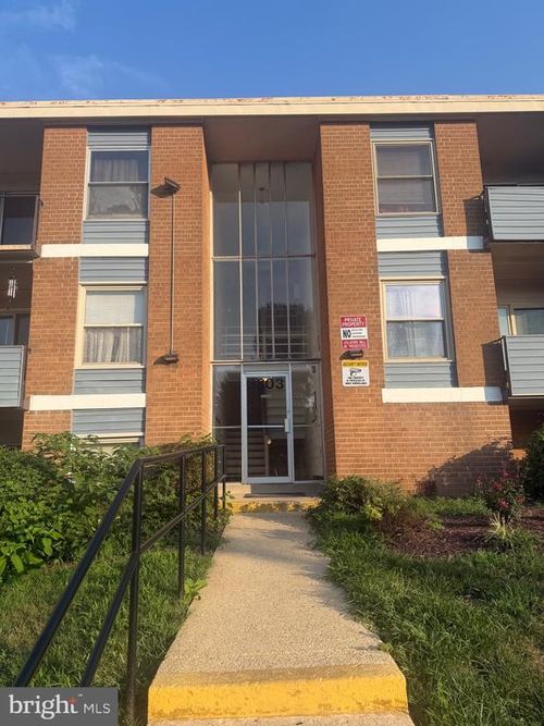 t103-3803 Saint Barnabas Rd, SUITLAND, MD, 20746-3215 | Card Image