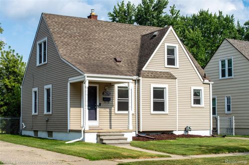 2676 Cumberland Rd, Berkley, MI, 48072-1511 | Card Image