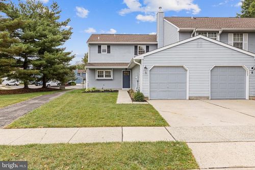 5 Exeter Ct, BORDENTOWN, NJ, 08505-3111 | Card Image