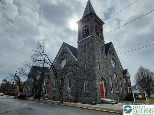 429 Walnut St, Catasauqua, PA, 18032-1704 | Card Image