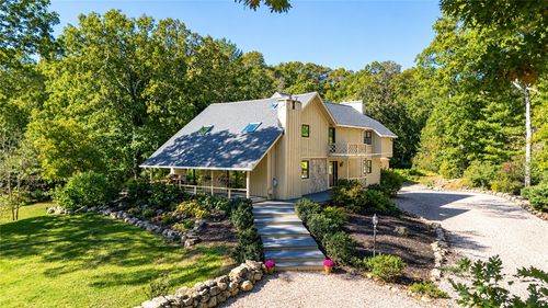334 Ministerial Rd, South Kingstown, RI, 02879-4811 | Card Image