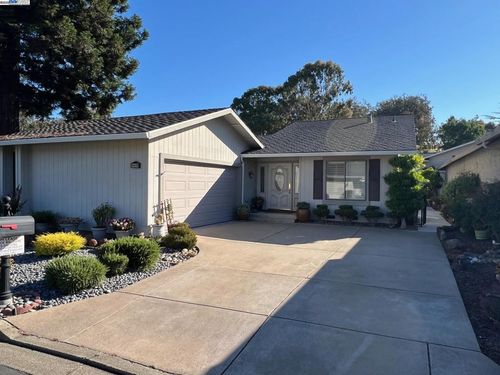 562 Saint George Rd, Danville, CA, 94526-6230 | Card Image