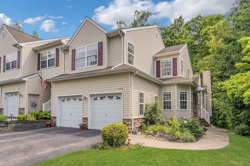 202-202 Pondview Loop, Fishkill, NY, 12590 | Card Image