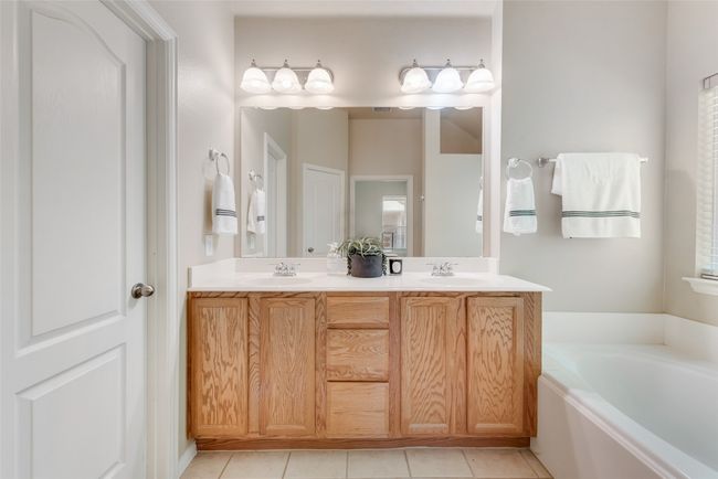 324 Kirby Dr, House other with 4 bedrooms, 3 bathrooms and null parking in Lantana TX | Image 16
