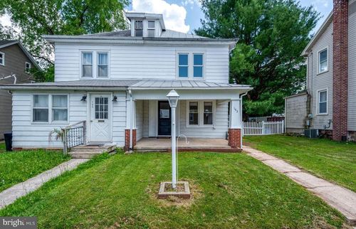 143 N 2nd St, MOUNT WOLF, PA, 17347-6714 | Card Image