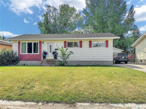 219 4th Ave, Whitewood, SK, S0G5C0 | Card Image
