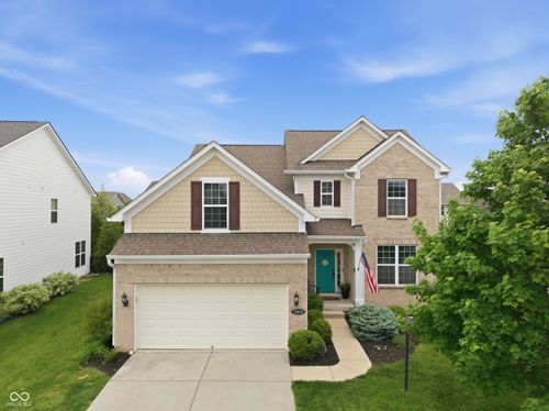 15900 Falcons Fire Dr, Westfield, IN, 46074-7639 | Card Image