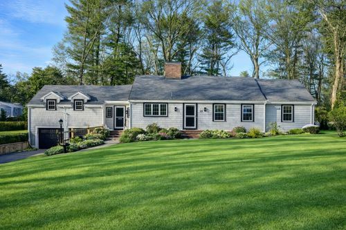 19 Accord Pond Dr, Hingham, MA, 02043-3802 | Card Image