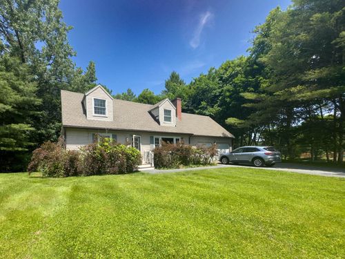 1 Wyeth Farm Cir, West Lebanon, NH, 03784-1132 | Card Image