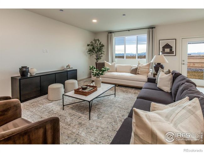 EXAMPLE PHOTO: LIVING ROOM | Image 9