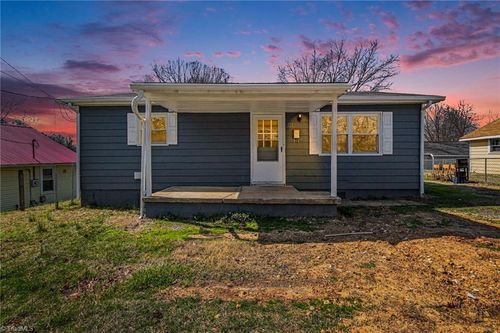 321 Loach St, Asheboro, NC, 27203-4939 | Card Image