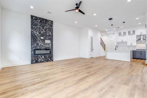 b-2118 Live Oak St, Houston, TX, 77003-6026 | Card Image
