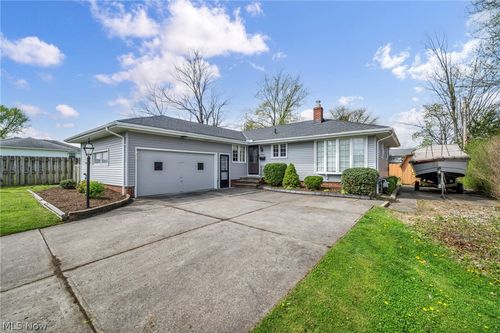 7504 Skylark Dr, Parma, OH, 44130-5970 | Card Image