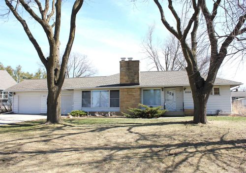 3004 Mcclain Drive, Cedar Falls, IA, 50613 | Card Image
