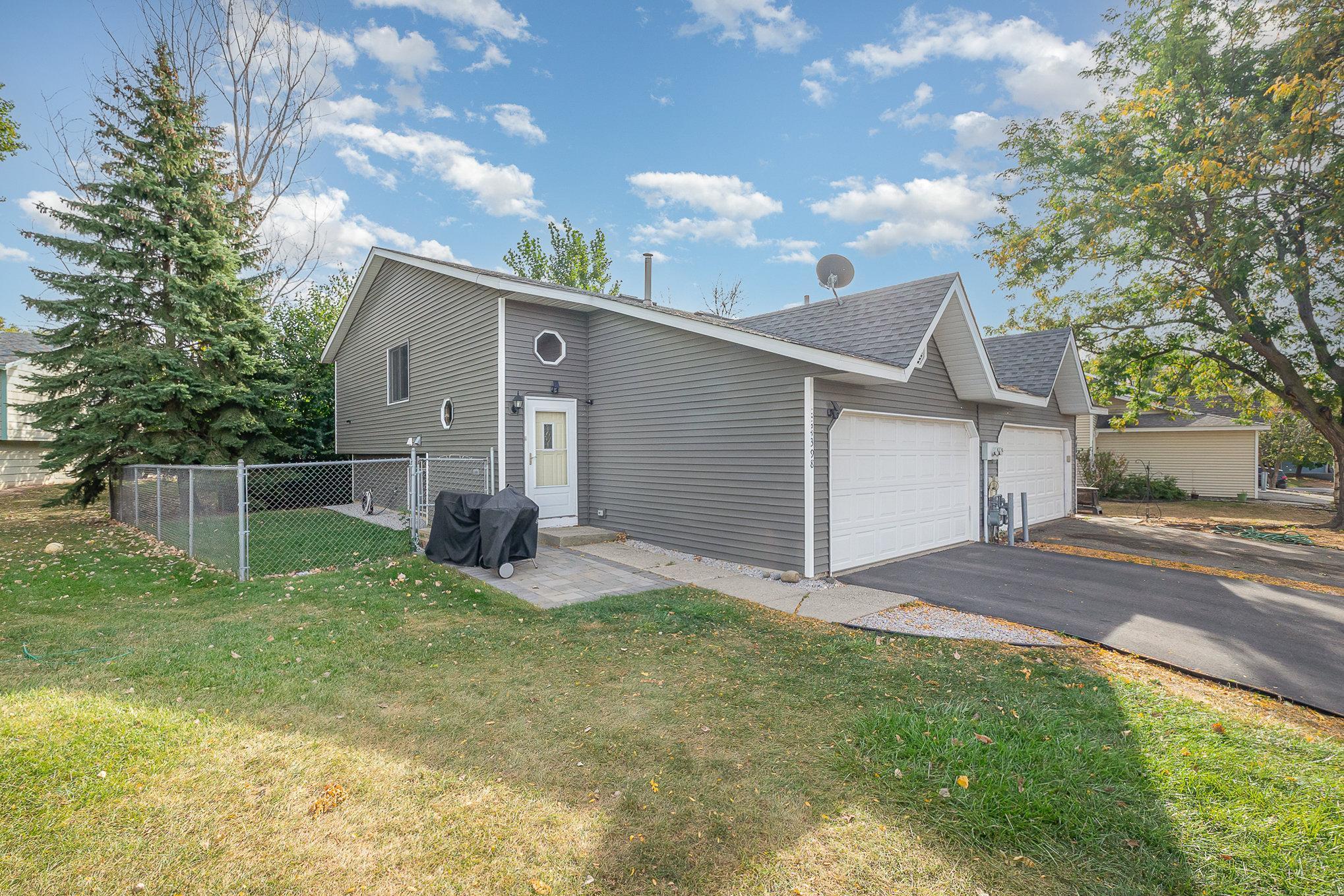 Cinnamon Ridge Trl, Saint Paul, MN 55122