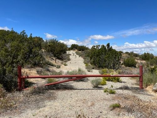 128 Longview Rd, Pearblossom, CA, 93553 | Card Image
