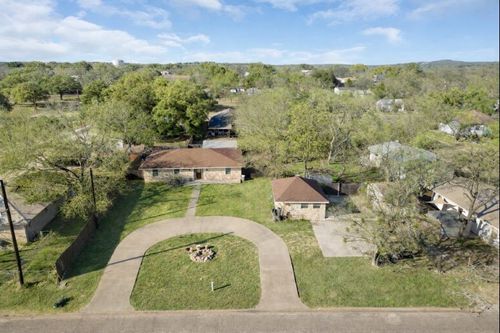 801 1/2 E Avenue C, Lampasas, TX, 76550-2117 | Card Image