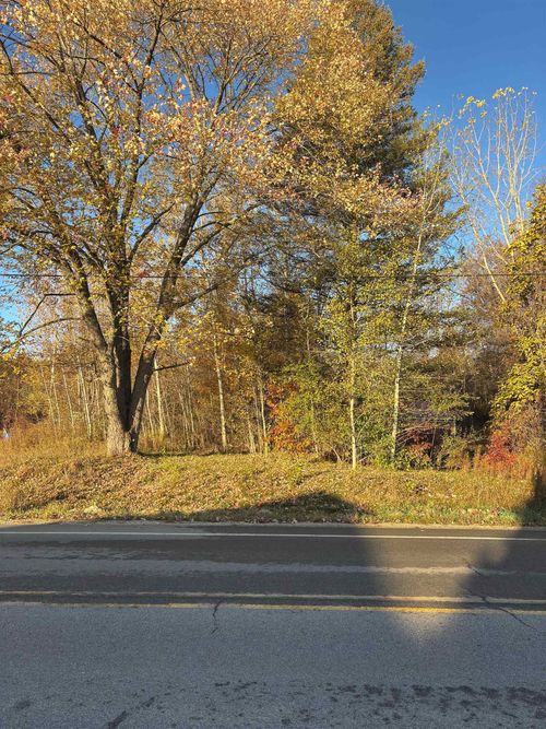 8698 Old State Ave, Farwell, MI, 48622-8707 | Card Image