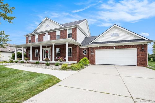 9024 Woodridge Dr, Davison, MI, 48423-8373 | Card Image