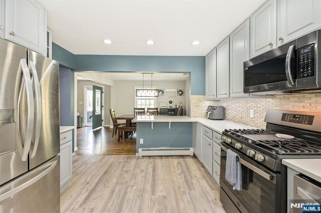 42 Jackson Ave, House other with 3 bedrooms, 3 bathrooms and null parking in Pompton Plains NJ | Image 7