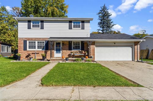 1019 Clearview Dr, Flushing, MI, 48433-1413 | Card Image