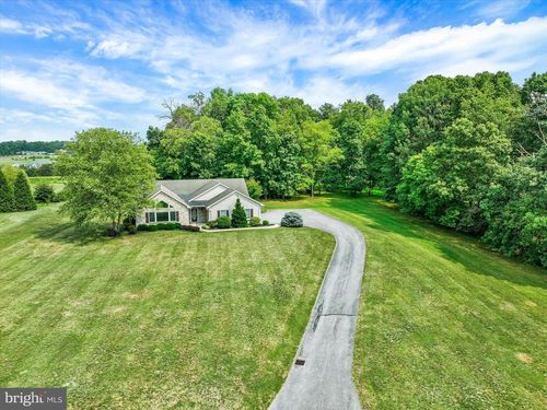 4192 Evergreen Rd, FELTON, PA, 17322-8535 | Card Image