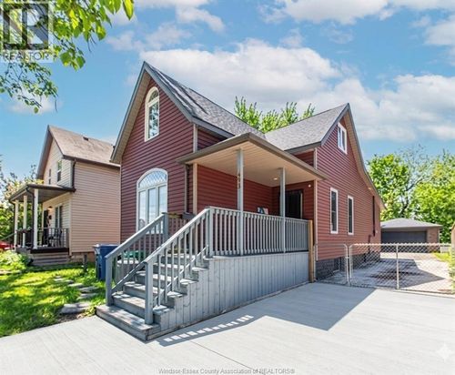 upper-493 Wellington Ave, Windsor, ON, N9A5J3 | Card Image