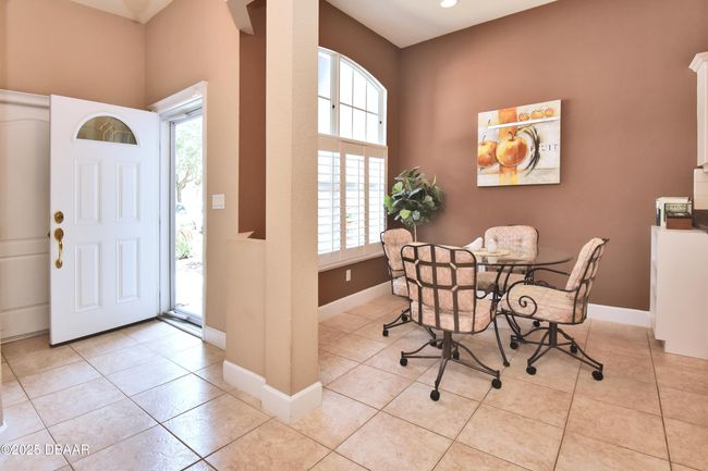 Entry to dining nook | Image 7