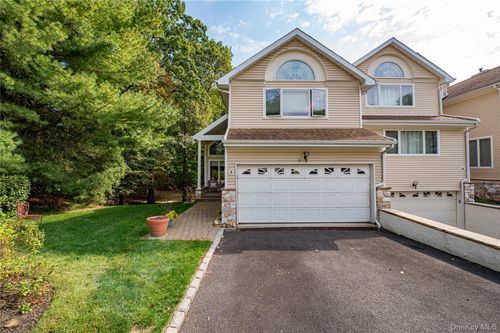 5 Princess Tree Ct, Port Jefferson, NY, 11777-1742 | Card Image