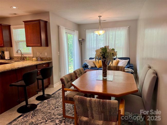 Dining area, bonus room in back | Image 13