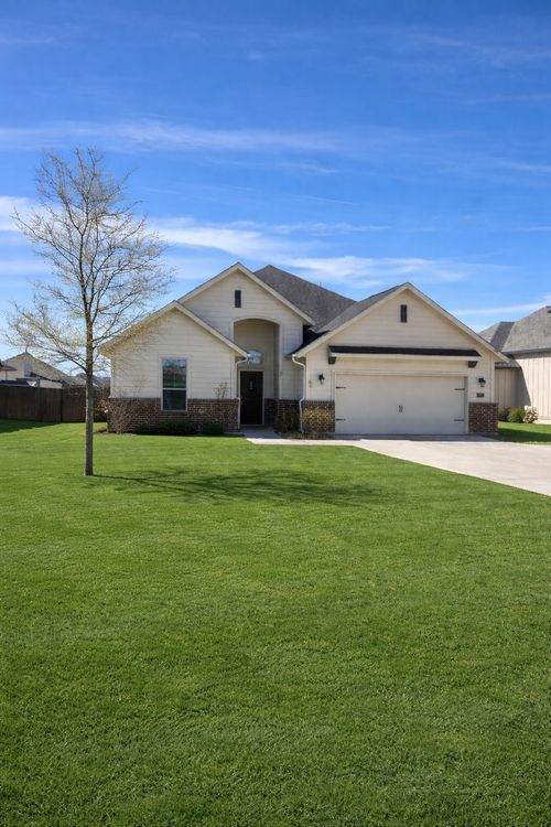 817 Holbrook Rd, Springtown, TX, 76082-2543 | Card Image