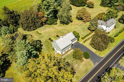 1053 Wawaset Rd, KENNETT SQUARE, PA, 19348-1018 | Card Image