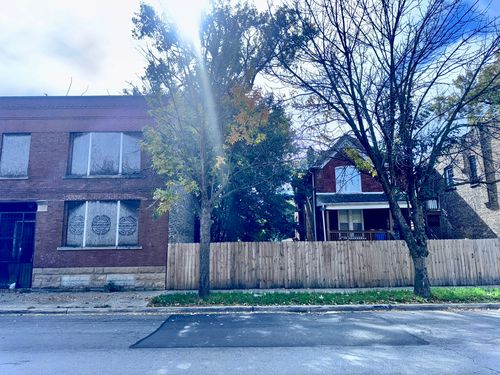 367 E 69th Street, Chicago, IL, 60637 | Card Image
