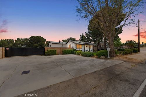 41636 50th St W, Quartz Hill, CA, 93536-2957 | Card Image