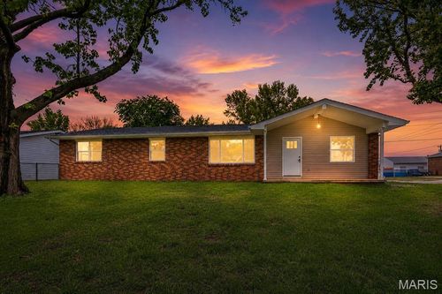 615 Texas Blvd, Bethalto, IL, 62010-1753 | Card Image