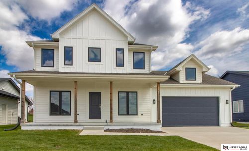 2855 Southern Hills Dr, Blair, NE, 68008-1804 | Card Image