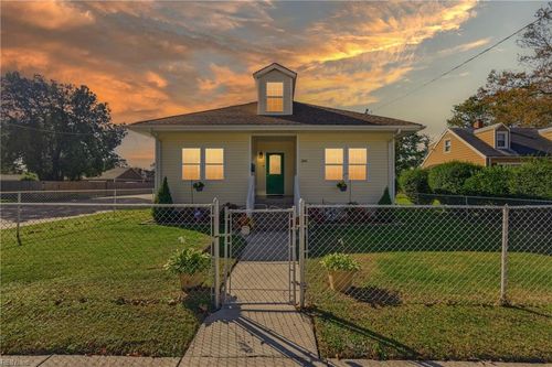 301 Powhatan Pkwy, Hampton, VA, 23661-2923 | Card Image