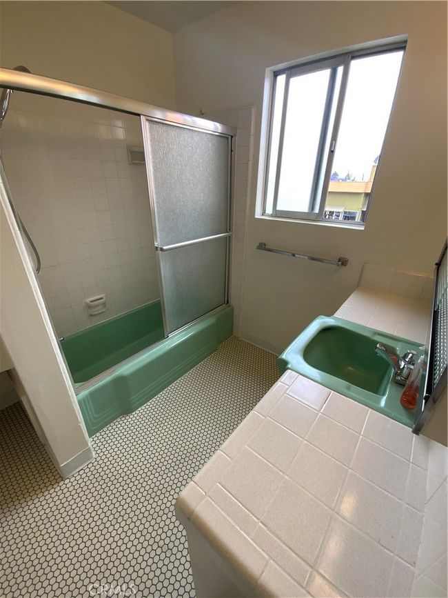 APT-18 - 120 Alamitos Ave, Condo with 1 bedrooms, 1 bathrooms and 1 parking in Long Beach CA | Image 19