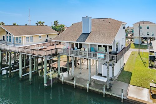 306 Galleon Dr, Freeport, TX, 77541-7973 | Card Image